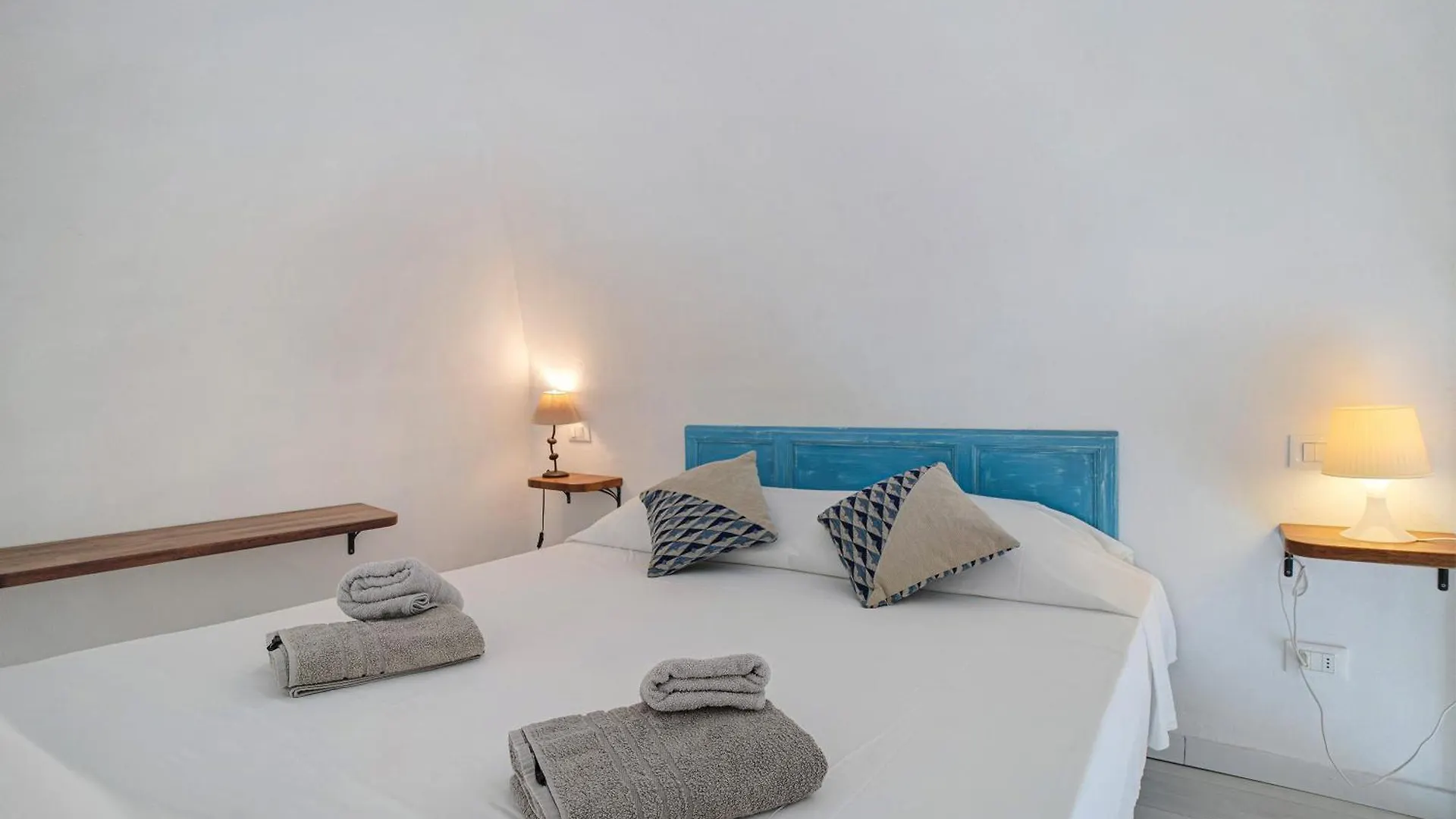 Apartment Loft Nel Centro Di Alassio Italy
